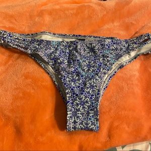 NWT | Adore me | blue pattern swim bottom